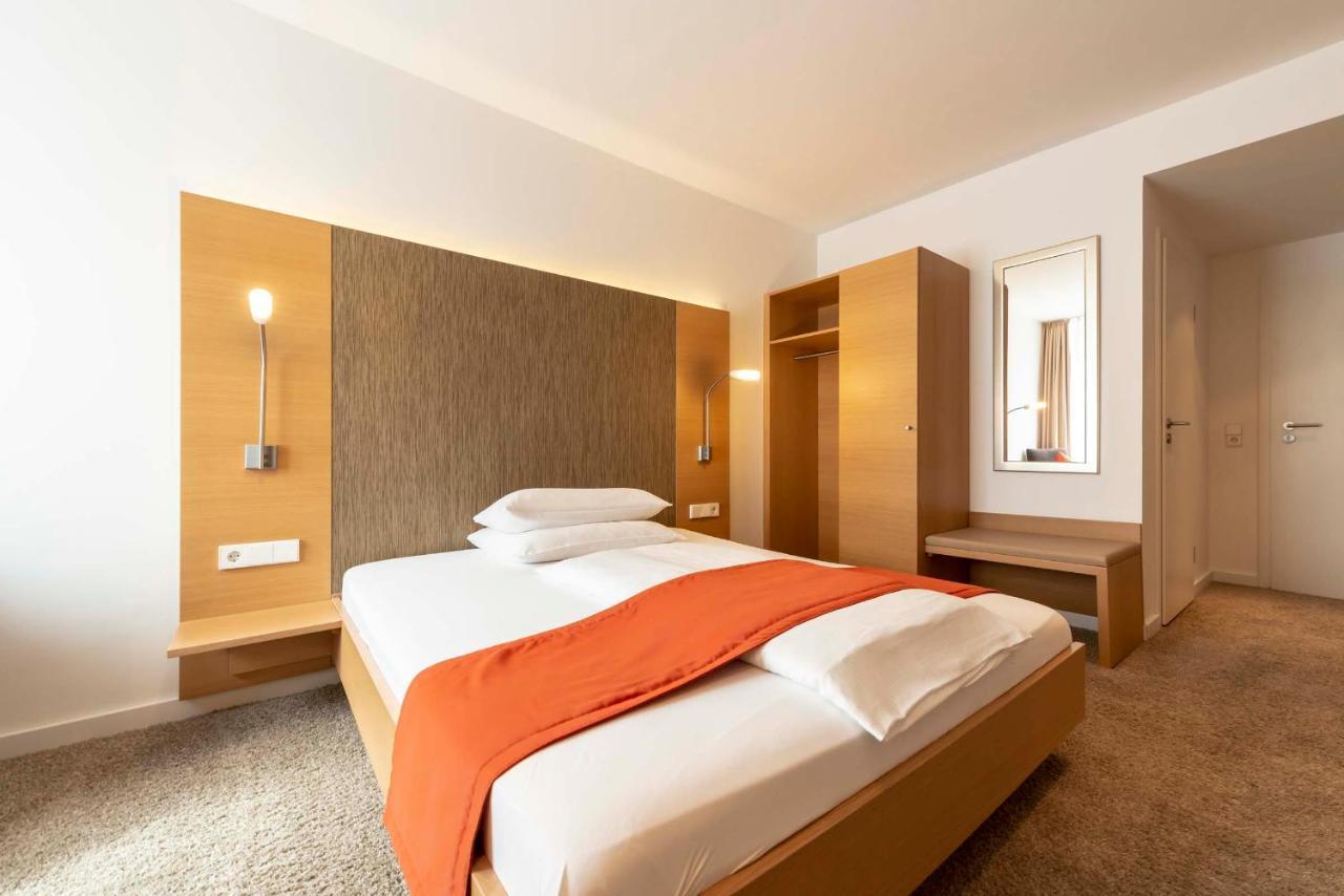 Hotel Gasthof Krone Niederstetten Bagian luar foto