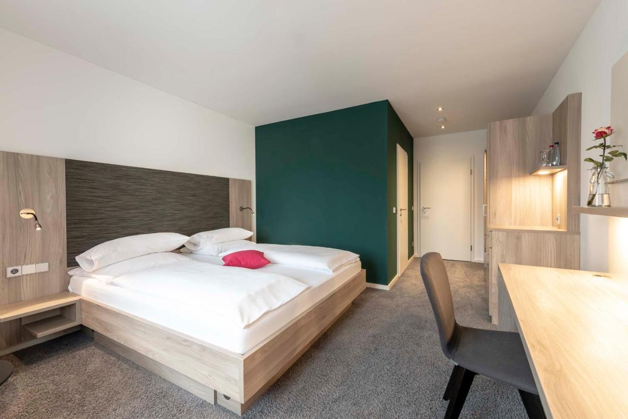 Hotel Gasthof Krone Niederstetten Bagian luar foto