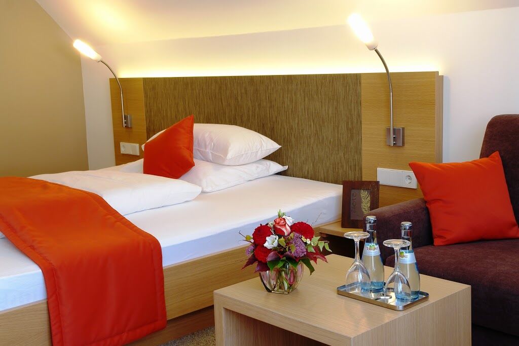 Hotel Gasthof Krone Niederstetten Bagian luar foto