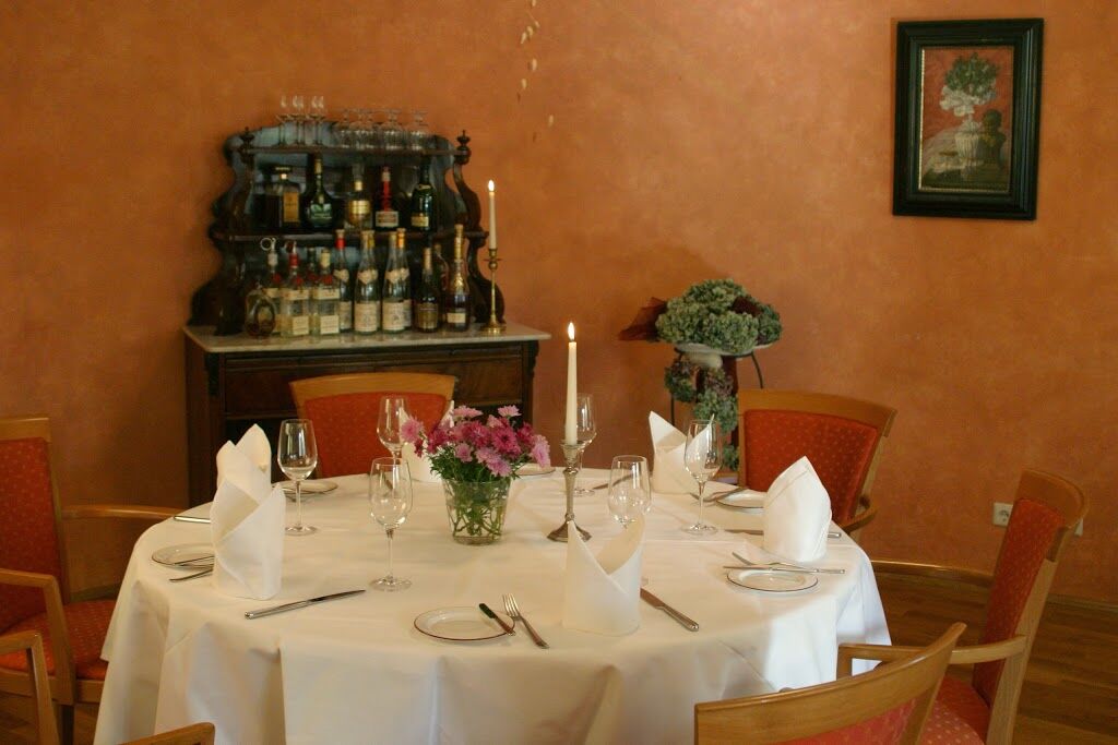 Hotel Gasthof Krone Niederstetten Bagian luar foto